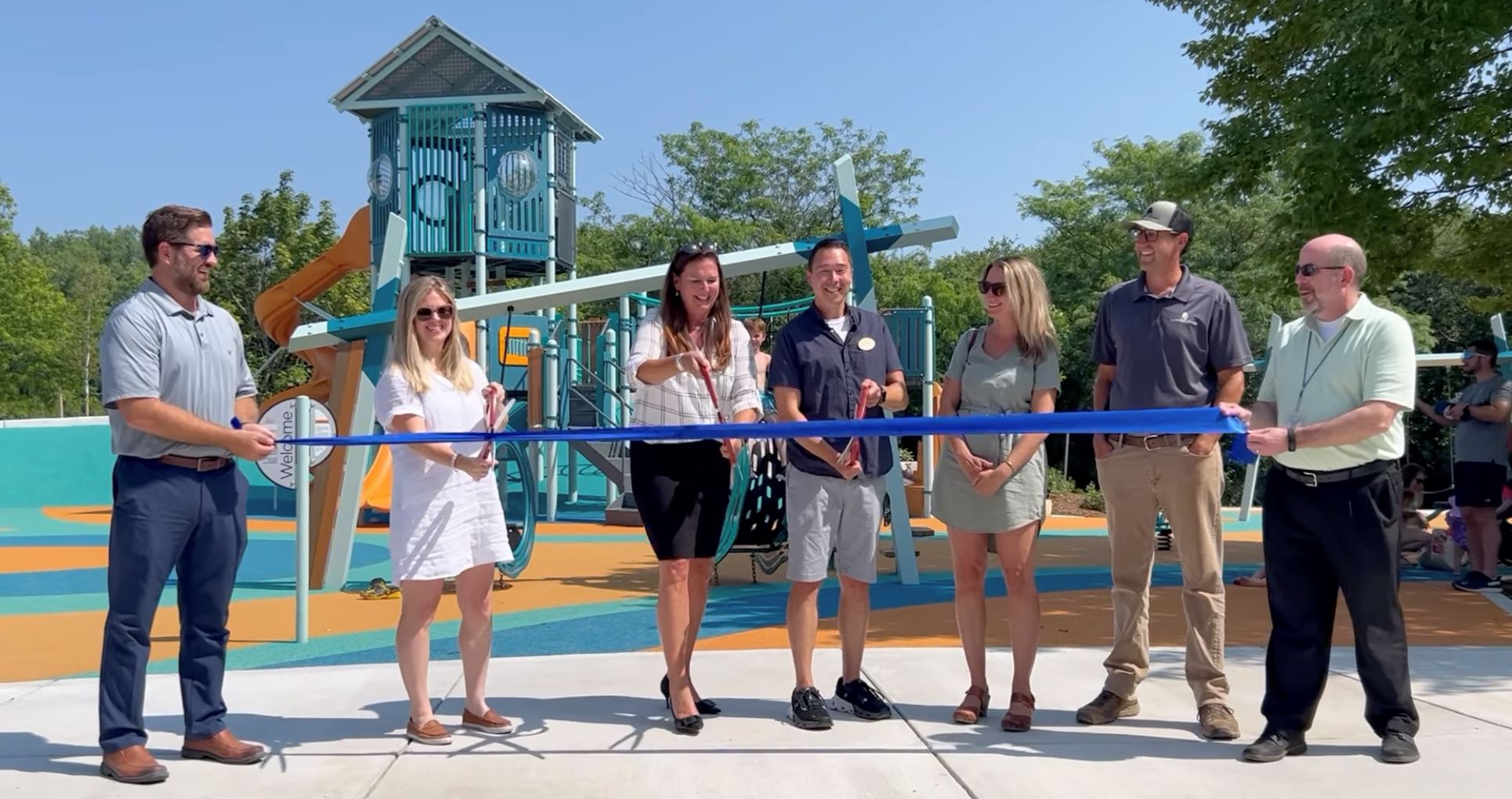 Manhattan ribbon cutting