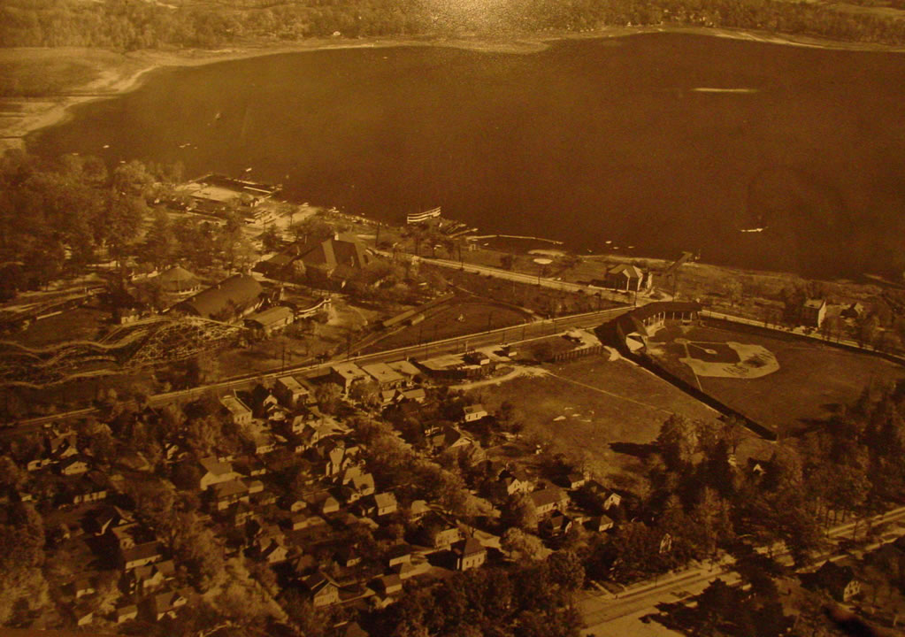 Ramona Park & Wealthy Street